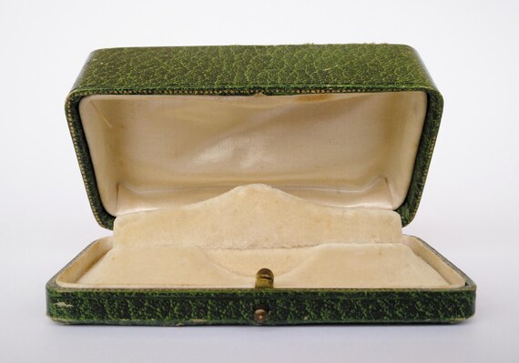 Antique green push button rectangular jewelry cas… - image 8