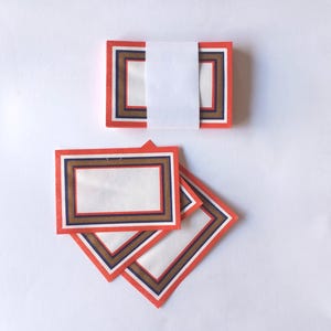 Vintage pack of 50 red edges rectangular big paper labels (unused). Stationery. Collectible. Lot de 50 étiquettes à bords rouges
