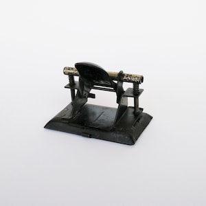 Antique DRP Office Hole Punch Punching Tool Paper Puncher Hole Manual. Desk Accessory. Collectible. Perforatrice de bureau
