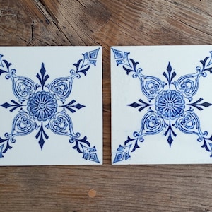 Vintage Portuguese Lusitania white and blue pair of ceramic tiles. Decorative. Collectible. Carreaux céramique