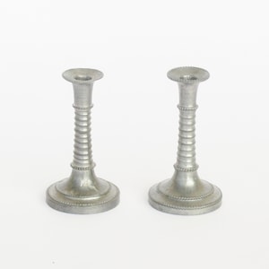 Antique pair of pewter candle holders candlesticks toy. Collectible. Paire de bougeoirs en étain jouet