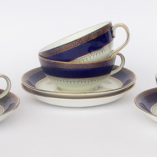 Antique Wedgwood & Co Ld set of 4 ceramic tea cups and 4 saucer. Collectible. Ensemble de 4 tasses à thé et 4 soucoupes en céramique