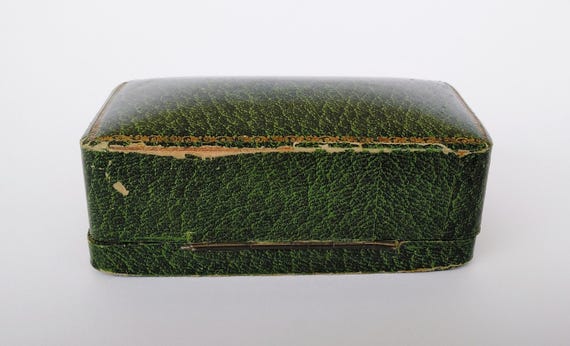Antique green push button rectangular jewelry cas… - image 4