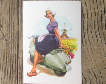 Vintage italienischer Roller Vespa Piaggio mit Mädchen original illustrierte Postkarte. Sammlerstück