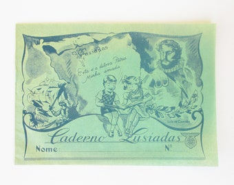 Vintage portugisisk blank skolanteckningsbok, anspelande på Lusiadas episka poesi från den portugisiska författaren Luís de Camões. Cahier école vierge