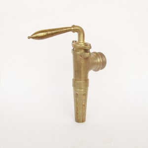 Antique brass wine barrel cask tap. Wine related collectible. Industrial decor. Home decor. Spaces decor. Robinet de vin