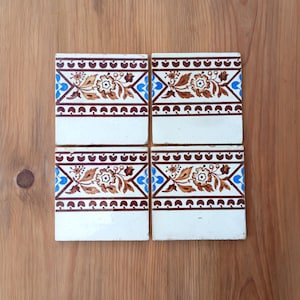 Antique Portuguese Fábrica das Devezas polychromed vegetalist set of four ceramic tiles. Decorative. Ensemble de quatre carreaux céramique