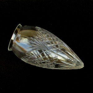 Pantalla de cristal transparente decorativo antiguo. Iluminación. Decoración del hogar. Decoración de espacios. Decoración Abat-jour