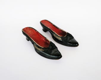 Antique 19th century pair of mules woman lady black leather shoes collectible