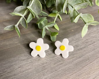 Daisy Stud Earrings