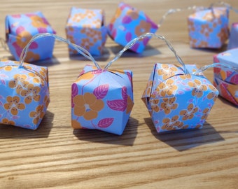 Guirlande lumineuse origami cubes