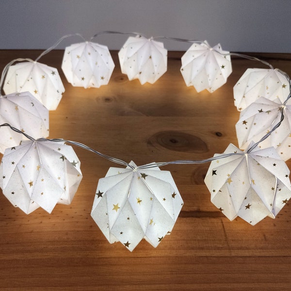 Guirlande lumineuse origami lampions blanc et doré