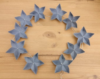 Guirlande lumineuse origami fleurs grises