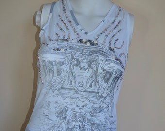Save the Queen mesh top