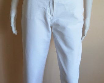 Pantalones versus Gianni Versace