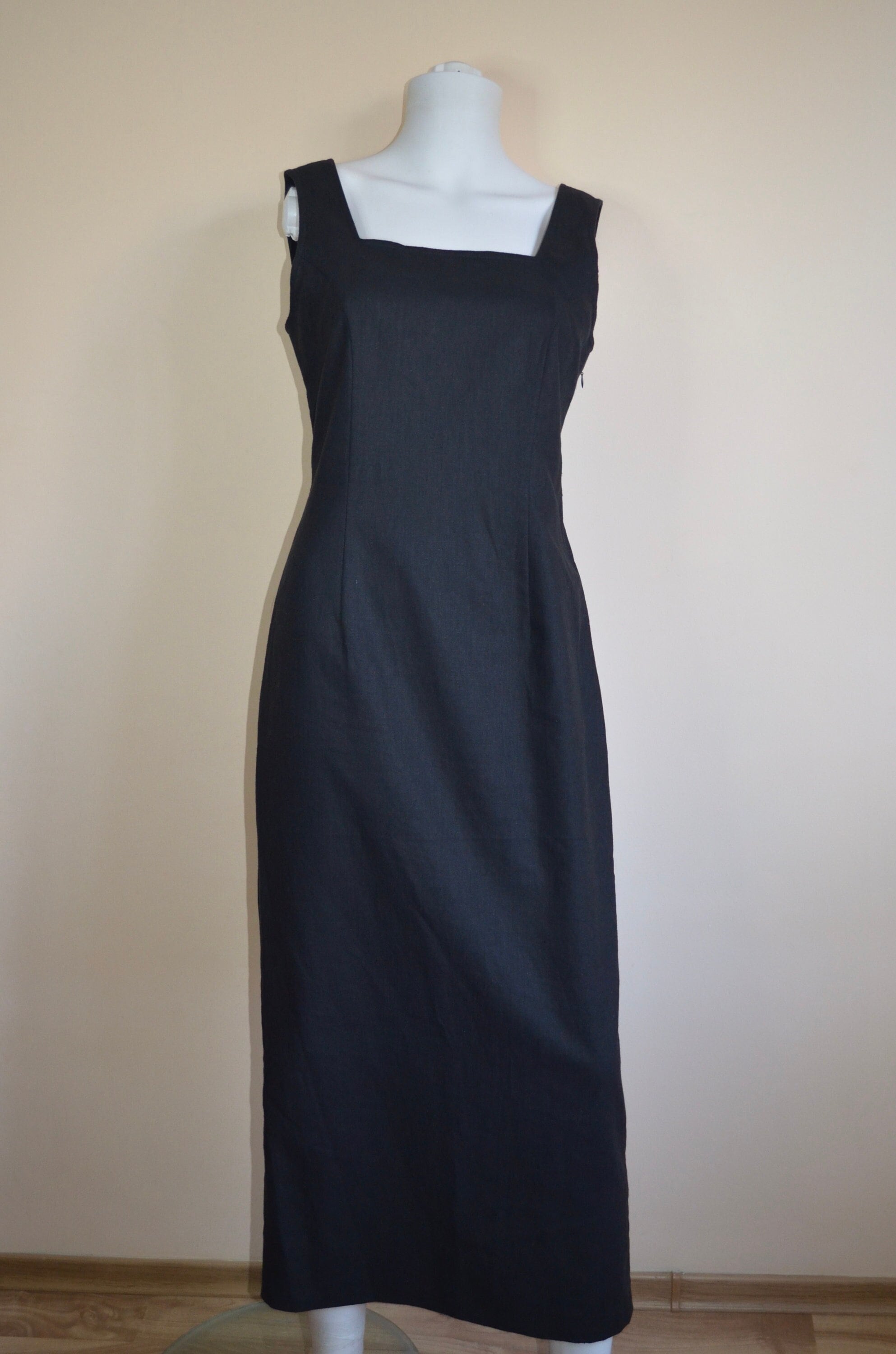 Linen vintage buttoned back dress
