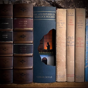 Sherlock Holmes Book Nook, 221B Baker Street Miniature Scene, LED Bookshelf Decoration image 1