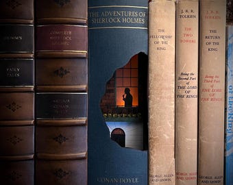 Cantinho de leitura artesanal do Sherlock Holmes com iluminação LED.