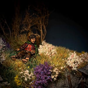 Handmade Frodo and Gandalf Book Nook: Lord of the Rings Diorama image 4