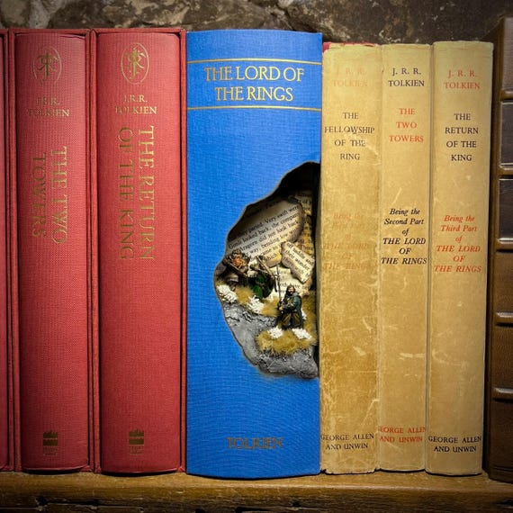Lord of the Rings Aragorn, Legolas, and Gimli Book Nook