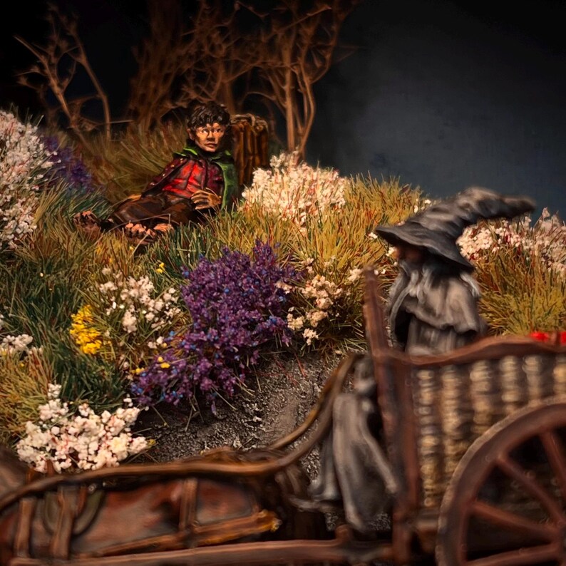 Handmade Frodo and Gandalf Book Nook: Lord of the Rings Diorama image 3