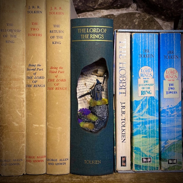 Mini Lord of the Rings Book Nook