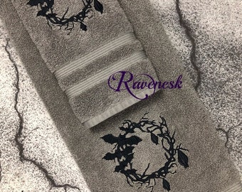 Bat Wreath Bath Towel Set, Gothic bathroom decor, Halloween decor, witchy bathroom decor, goth home decor