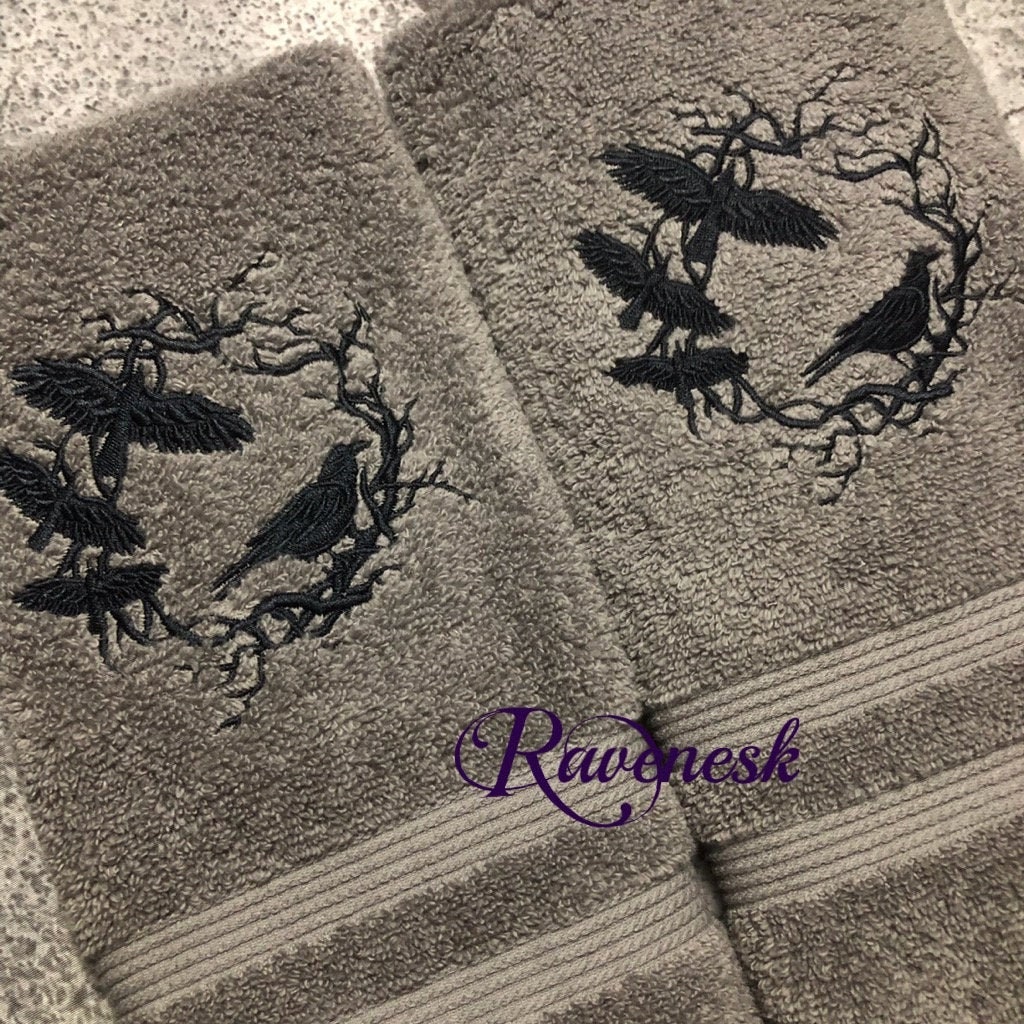 Raven Wreath hand towel set, gothic bathroom decor, witchy bathroom decor, black bathroom, goth decor, Halloween decor