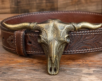 Hebilla de cinturón vintage de latón macizo de los años 70 con calavera de toro Longhorn del Oeste