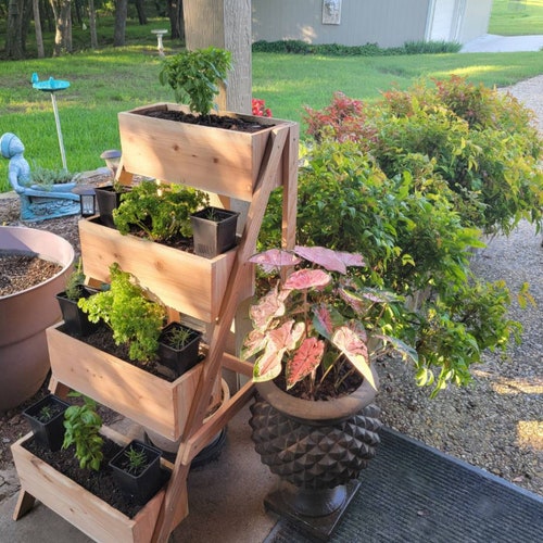 Tiered CEDAR Vertical Planter, 4 Sizes!