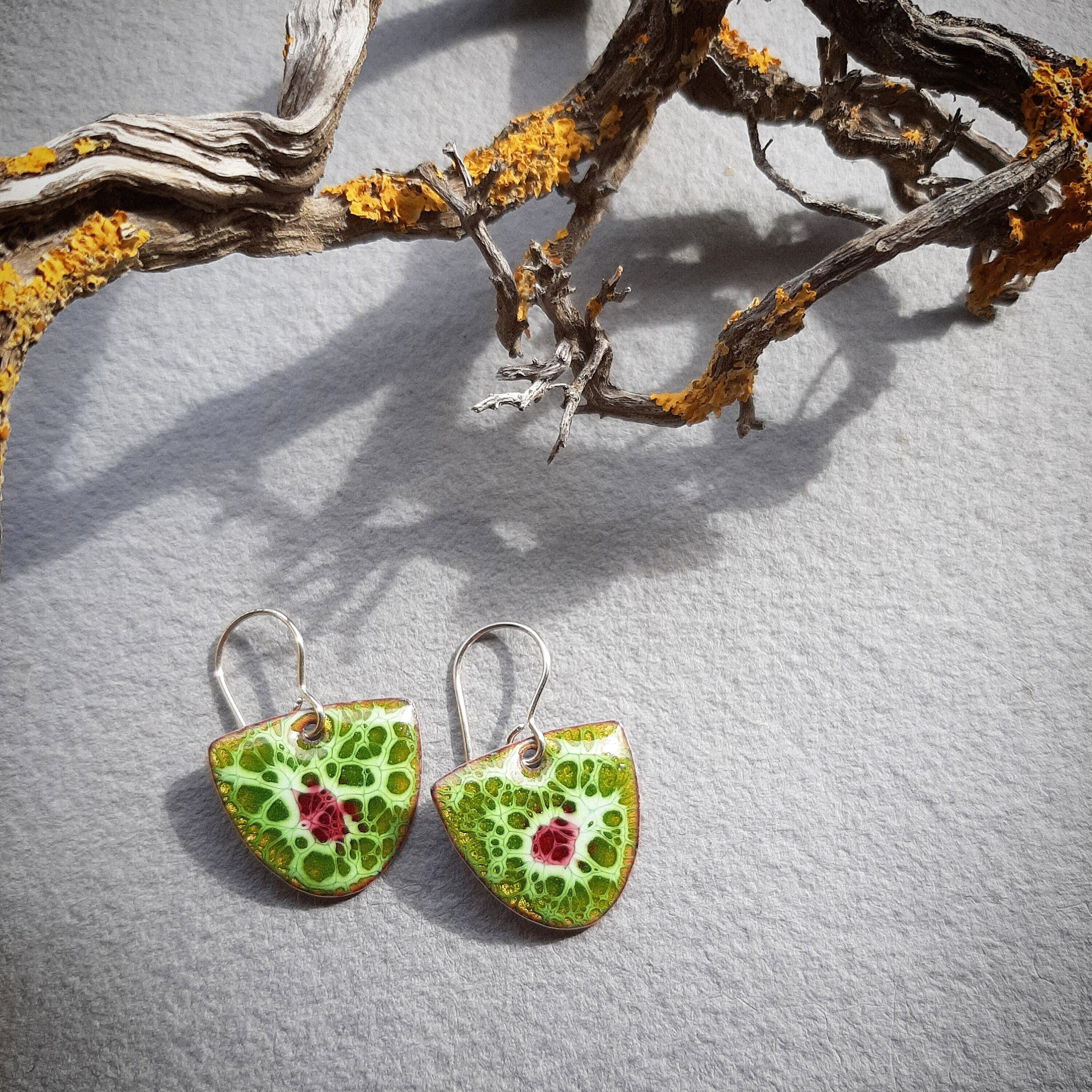 Boucles D'oreilles Réversibles En Argile Fait Main, Vert Pâle Et Rose - Neuves Avec étiquettes Jilzarah