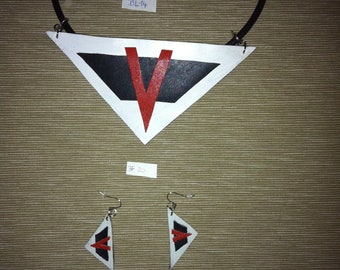 Handmade, unique leather necklace with earrings