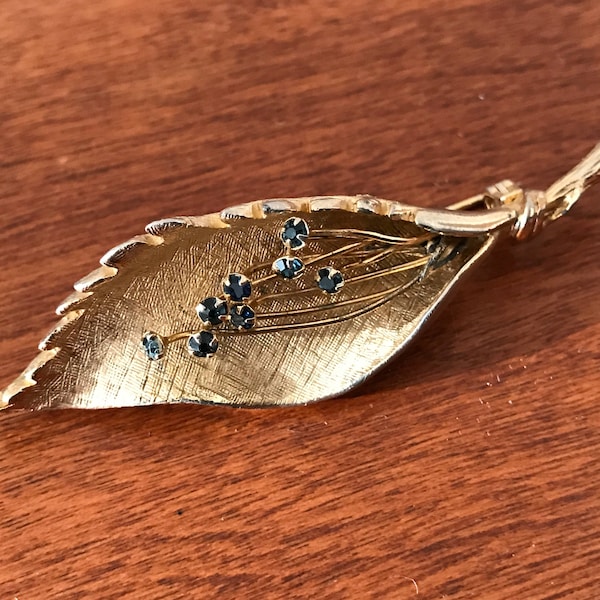Beautiful Vintage Ledo Leaf Brooch