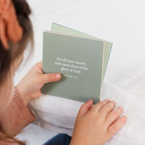 Children&#39;s Memory Verse Display Sets, KJV Kids Scripture Cards, 9 4x4 Bible Verse Cards with Natural Wood Stand, Memory Cards for Kids