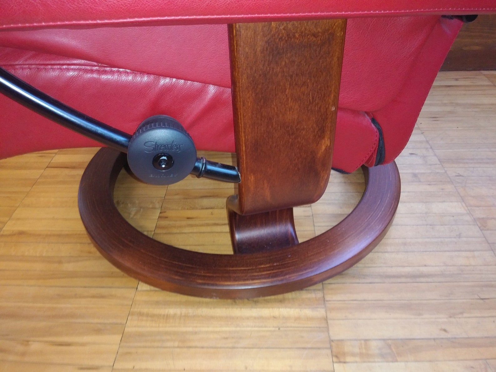 Ekornes Stressless Leather Recliner Adjustable Headrest Etsy