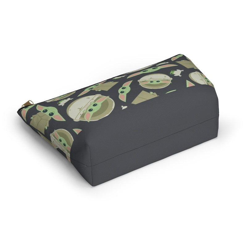 Mandalorian Grogu Accessory Pouch T-bottom, Baby Yoda Makeup Bag, Star Wars Cosmetic Bag, Grogu Travel Pouch, Baby Yoda Bag, Star Wars Gift afbeelding 3