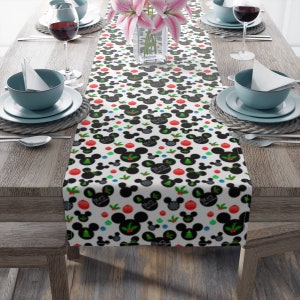 Disney Mickey Merry Christmas Cotton Table Runner, Disney Table Runner, Disney Mickey Décor, Holiday Table Runner, Mickey Mouse Tablecloth