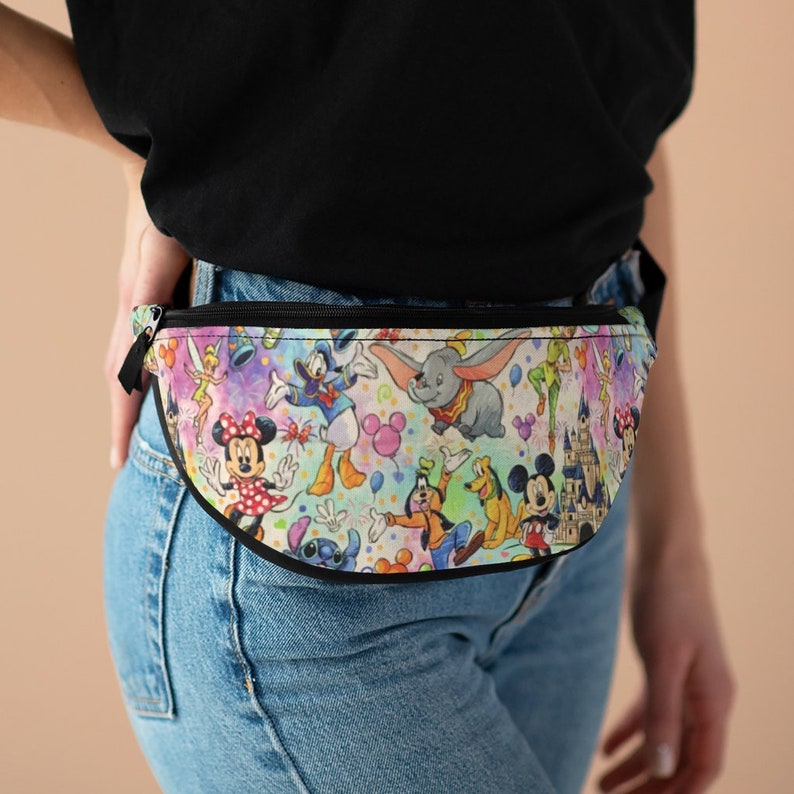 Riñonera de personajes de Disney, bolso de Mickey Mouse, riñonera Disney, bolso de Mickey, bolso Disney, riñonera de Minnie, riñonera de Mickey, regalo de Disney imagen 2