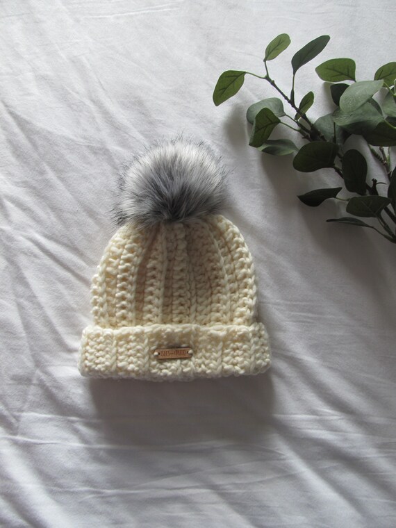 cream ladies bobble hat