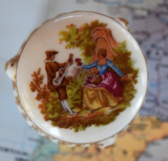 Limoges porcelain LEC trinket / jewelry / pill bo… - image 2