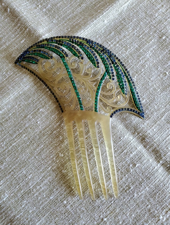 Old Bakelite rhinestone hair comb, apple juice, re