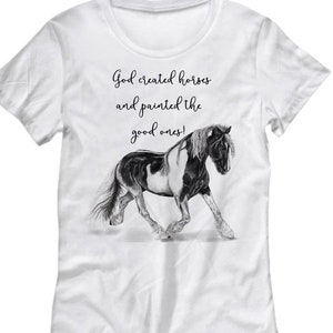 ジプシー・ヴァナー ホース Tシャツ：ペイントされた馬のデザイン