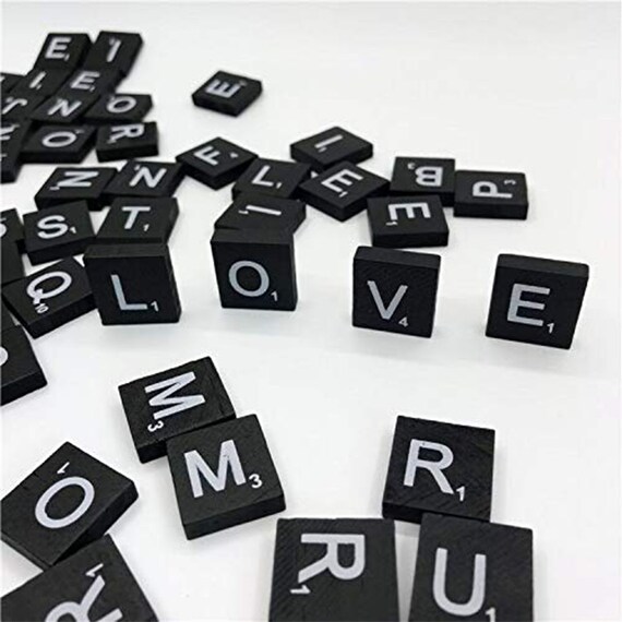 100 Wooden scrabble Fliesen schwarze Buchstaben und Nummern für Kunsthandwer ia 