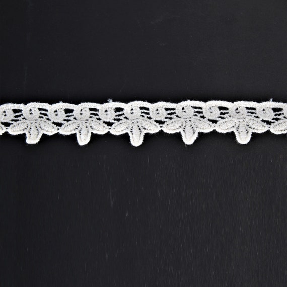 5 metre roll x 30mm IVORY VINTAGE STYLE COTTON LACE RIBBON TRIM