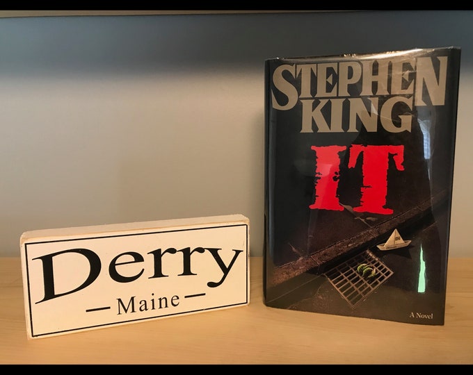 Stephen King Derry, Maine Wood MINI Sign / IT / Rustic / Bookshelf Decoration / Books / Handmade