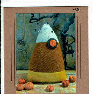 Candy Corn Pin Keep, 2013 pattern, from Cottonwood Creations and Jennifer Clemen