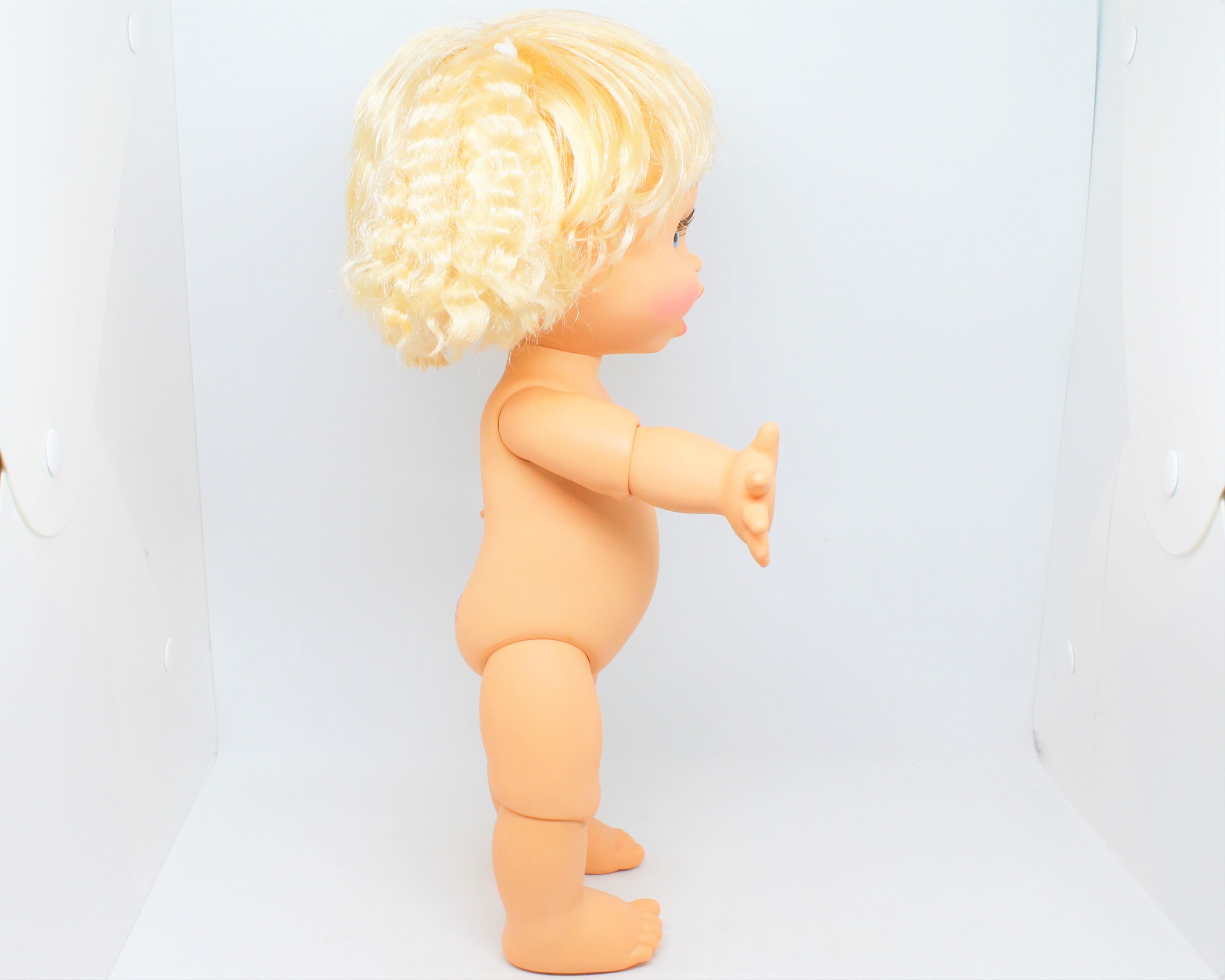 Poupée Galoob Baby Face So Surprised Suzie Canadienne