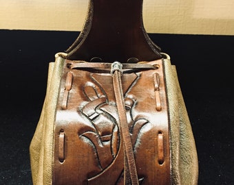 Pochette de ceinture en cuir Viking sculptée à la main / pochette de hanche / pochette de bushcraft / pochette de GN / pochette de cosplay