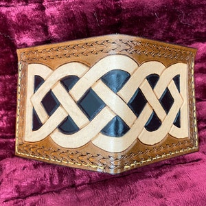 handmade carved leather wallet/ mens wallet/ bi-fold wallet/ carved leather wallet/ mens gift/ mens wallet
