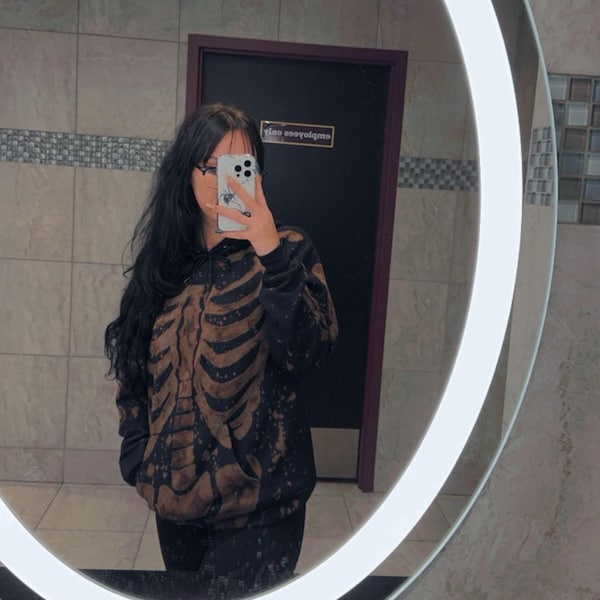 Skelett Handbemalter Bleach Hoodie, Schwarz Größen S - 3XL